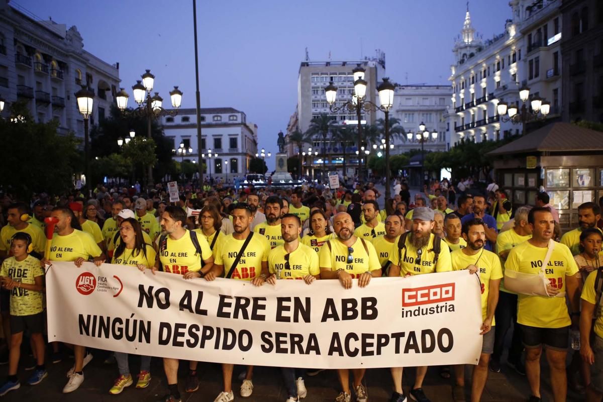 3.000 cordobesas se manifiestan contra el ERE de ABB