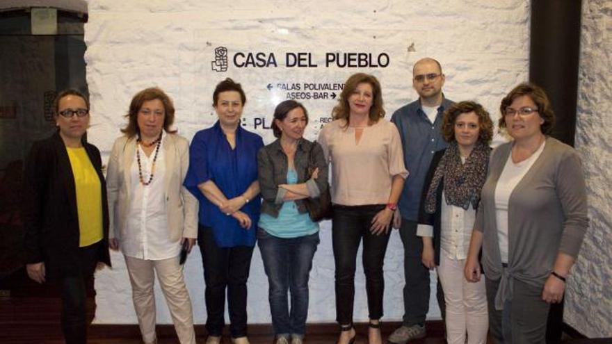 Magadán, Suárez, Díez Prieto, Naveros, Caballero, Asenjo, Izquierdo y Sanjurjo, en la Casa del Pueblo.