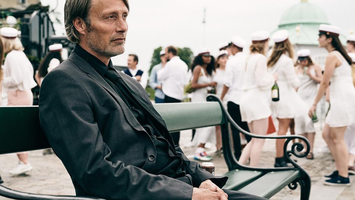 El actor Mads Mikkelsen, en una secuencia de la película. // FdV
