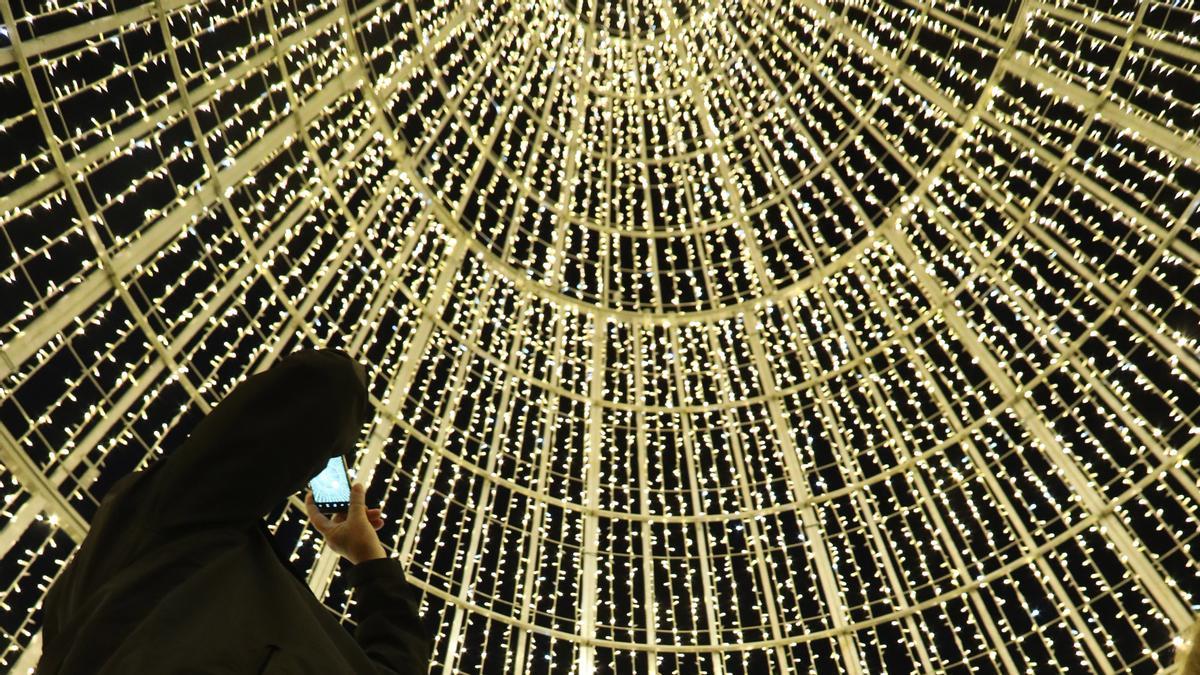 Así ha sido el encendido de luces de Navidad en Avilés