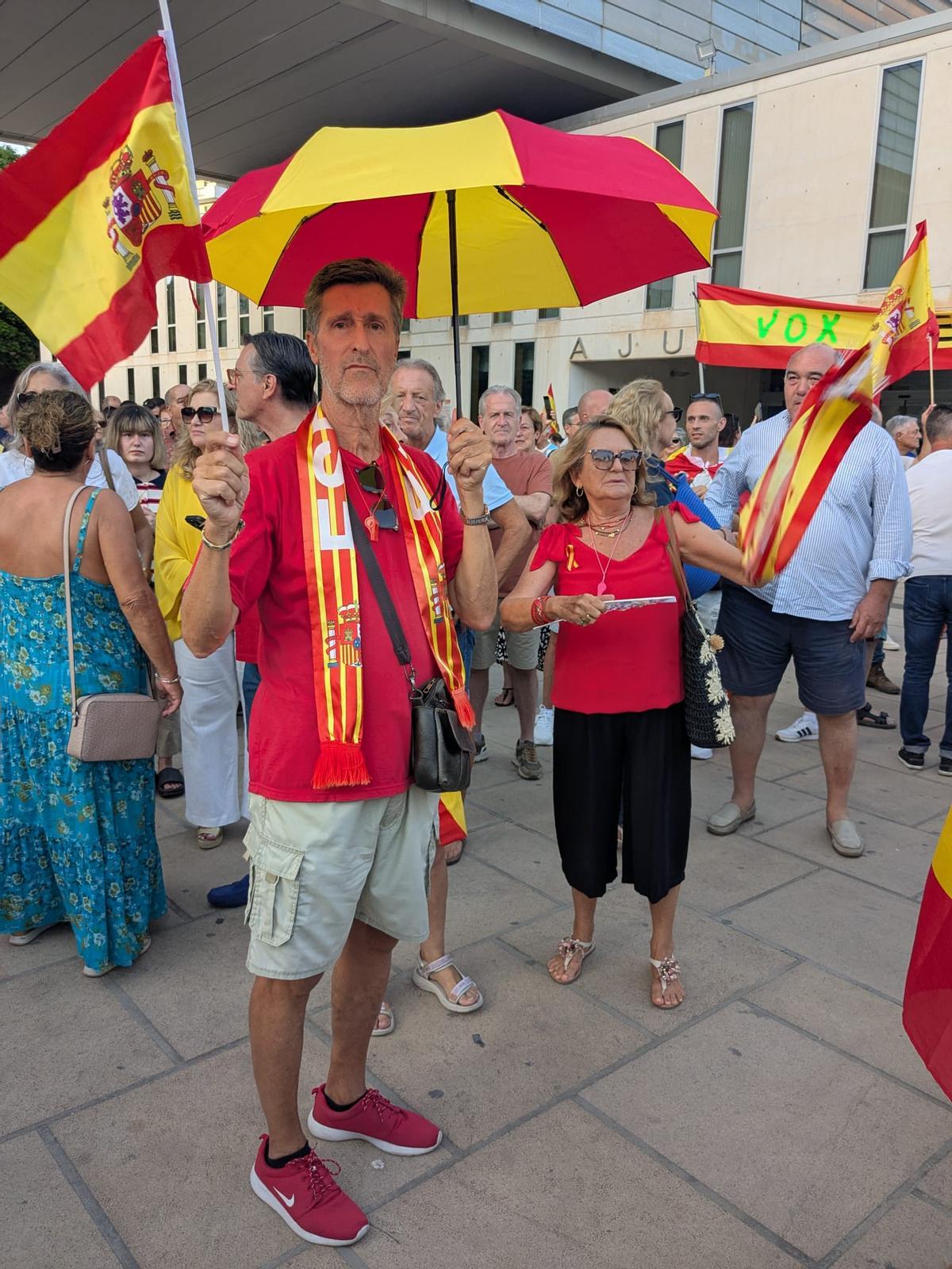 Benidorm reúne a más de 5.000 personas en defensa de Ceuta y contra Pedro Sánchez
