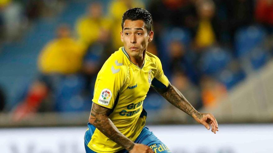El juzgado ordena al exjugador de la UD Las Palmas Sergio Araujo devolver la vivienda a su expareja y le impone una orden de alejamiento