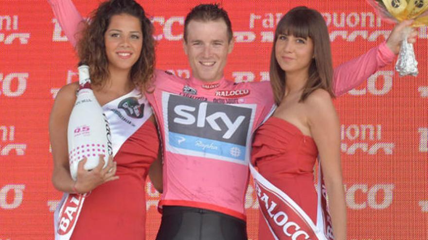 Puccio, con la maglia rosa.