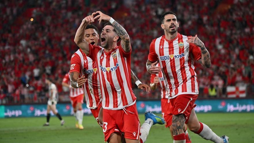 El Almería jugará por un puesto en Primera tras de