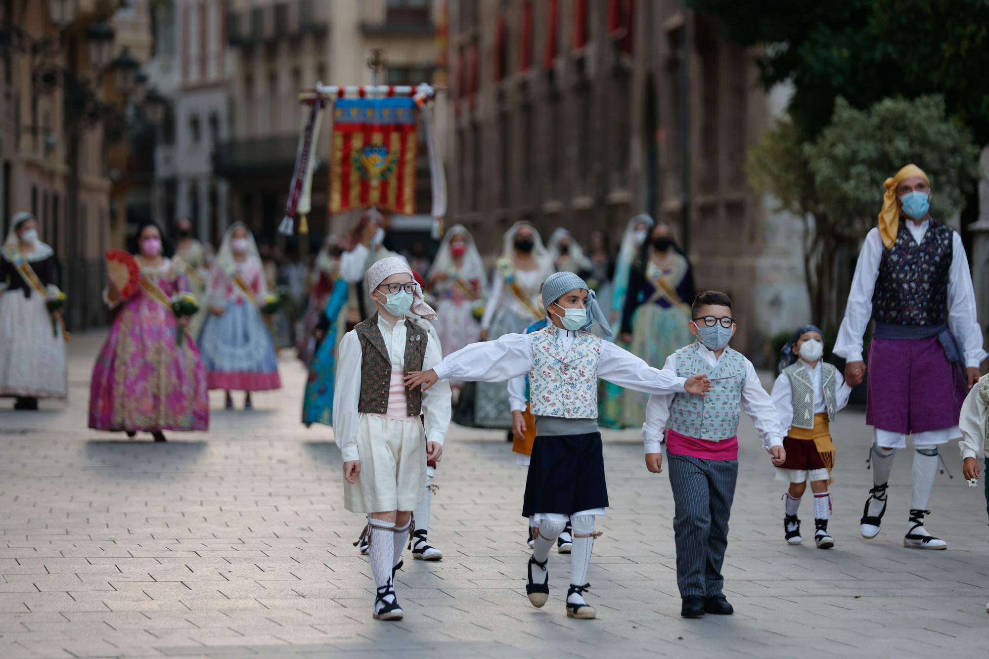 Búscate en el segundo día de Ofrenda por la calle de Caballeros (entre las 20.00 y las 21.00 horas)