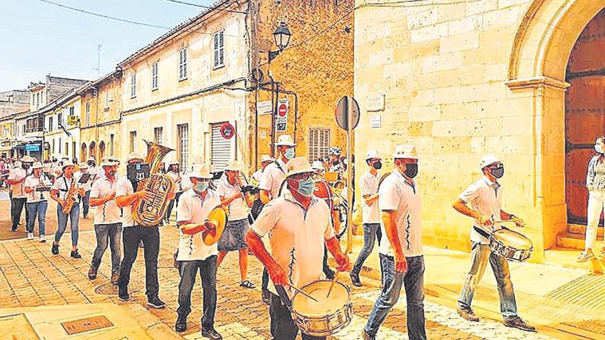 La banda de Campos alegra con sus melodías