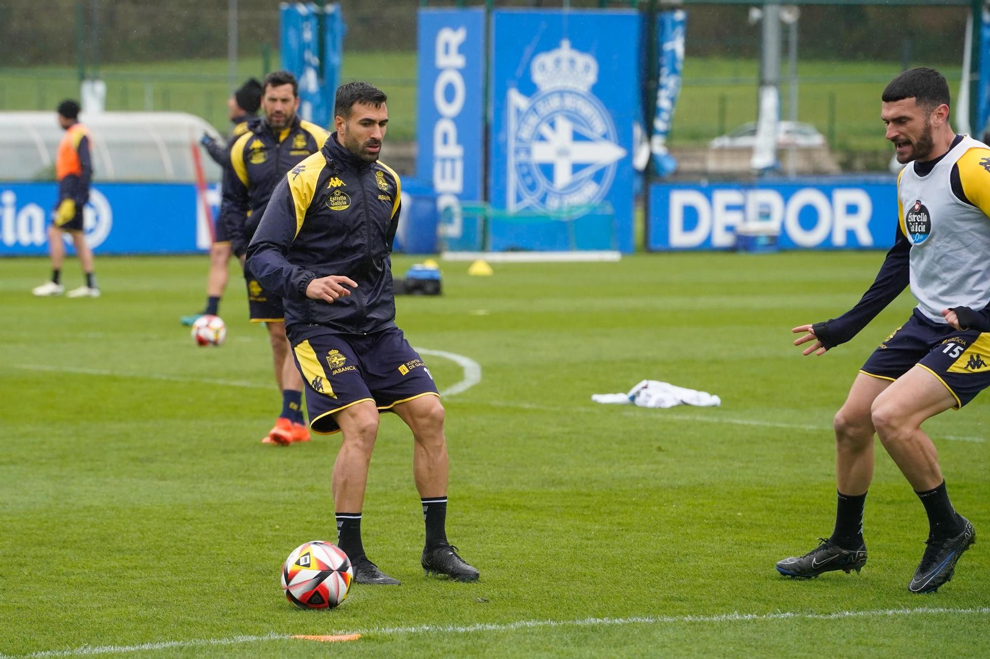 Entrenamiento del Deportivo en la Ciudad Deportiva de Abegondo - 27 de marzo