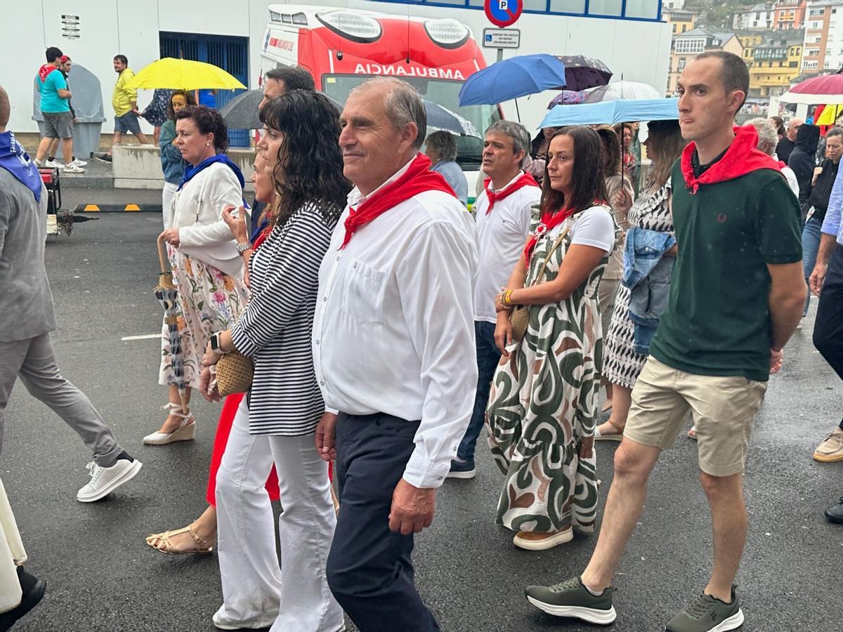 Las fiestas del Rosario de Luarca: emoción y alegría bajo la lluvia