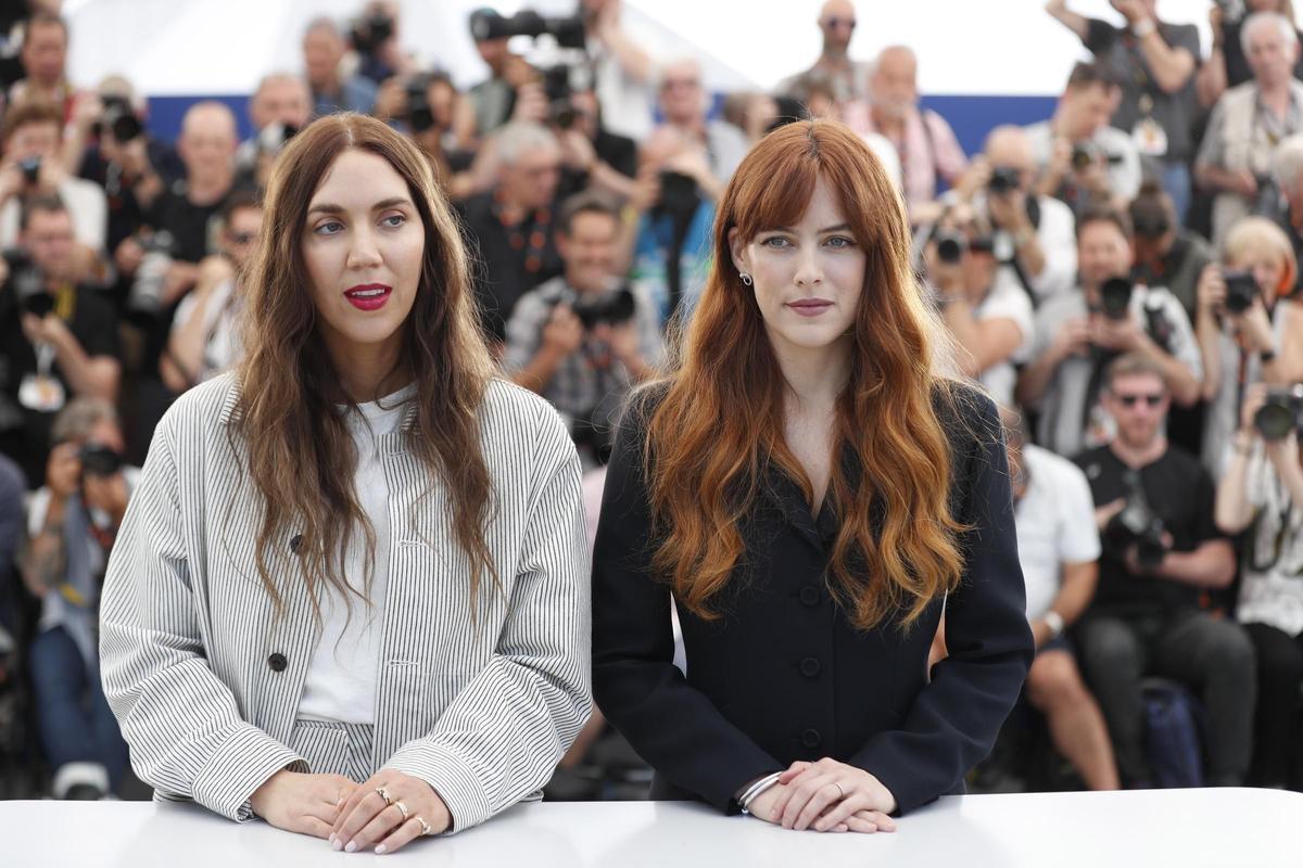 Gina Gammell y Riley Keough, en la edición 75 del festival de Cannes, en mayo de 2022.