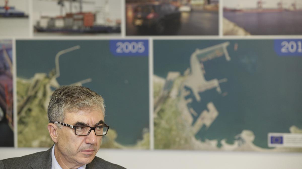 Jose Antonio Lago, en dependencias de la Autoridad Portuaria de Gijón.