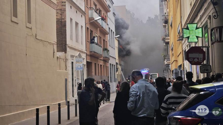 Una madre y su hijo, hospitalizados con "quemaduras graves" tras una explosión en Barcelona