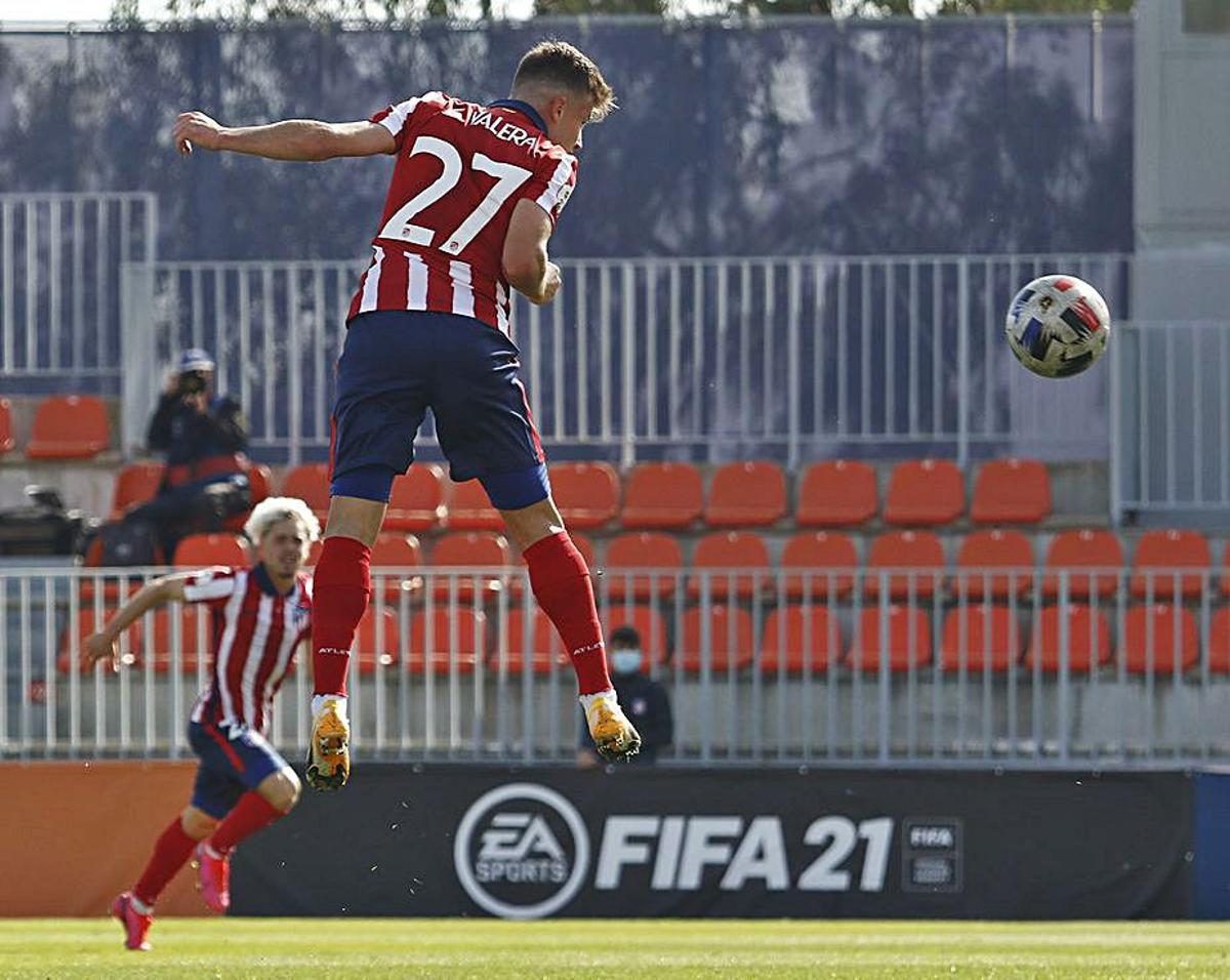 El Tenerife apura el último día: dos fichajes y una salida