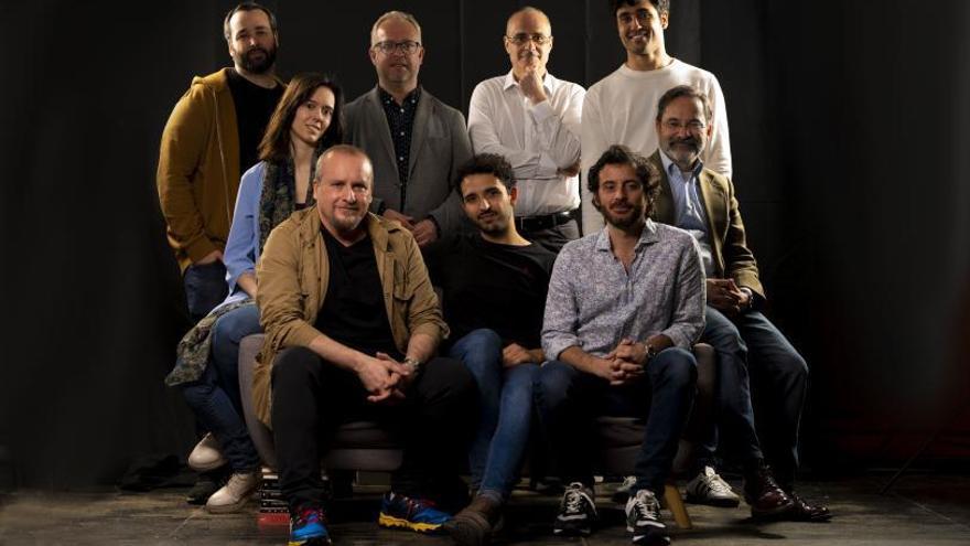 Los productores, director y actores junto al concejal de Turismo de Molina de Segura. | L.O.