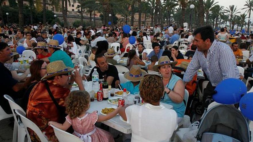 UM celebró ayer por la noche la Diada del partido de este año en el Parc de la Mar.