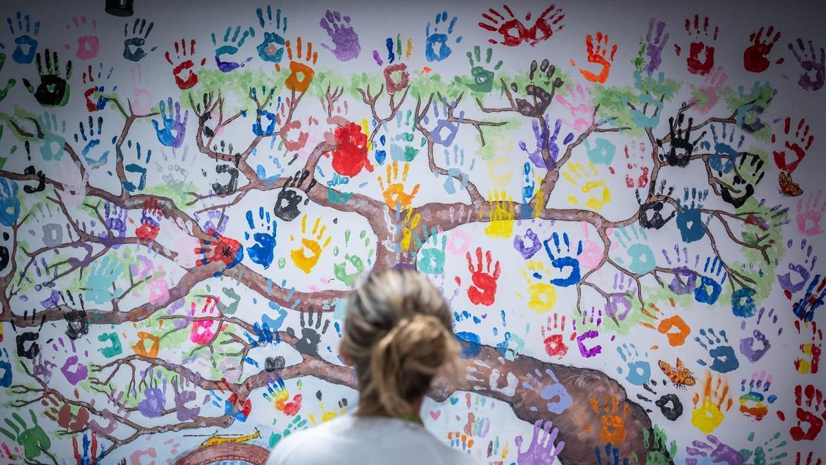 Un mural de la planta de psiquiatría infanto juvenil del Hospital Universitario de Canarias.