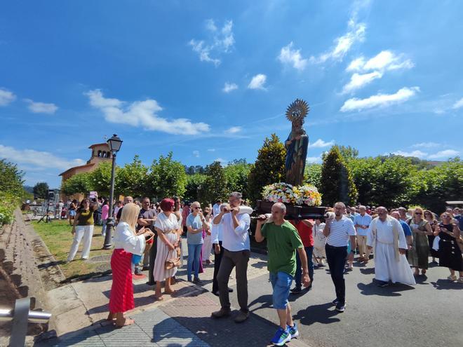 La procesión de Nuestra Señora de la Salud de Lieres, en imágenes