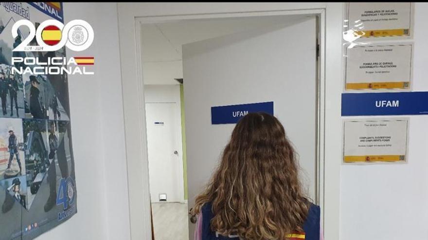 Detenida en Palma la madre de tres niños por romper el brazo a uno de ellos y darles comida caducada