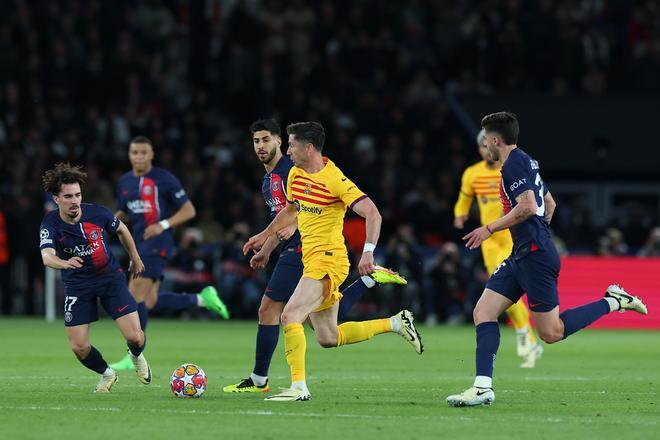 PSG - FC Barcelona, la ida de cuartos de final de la Champions League, en imágenes