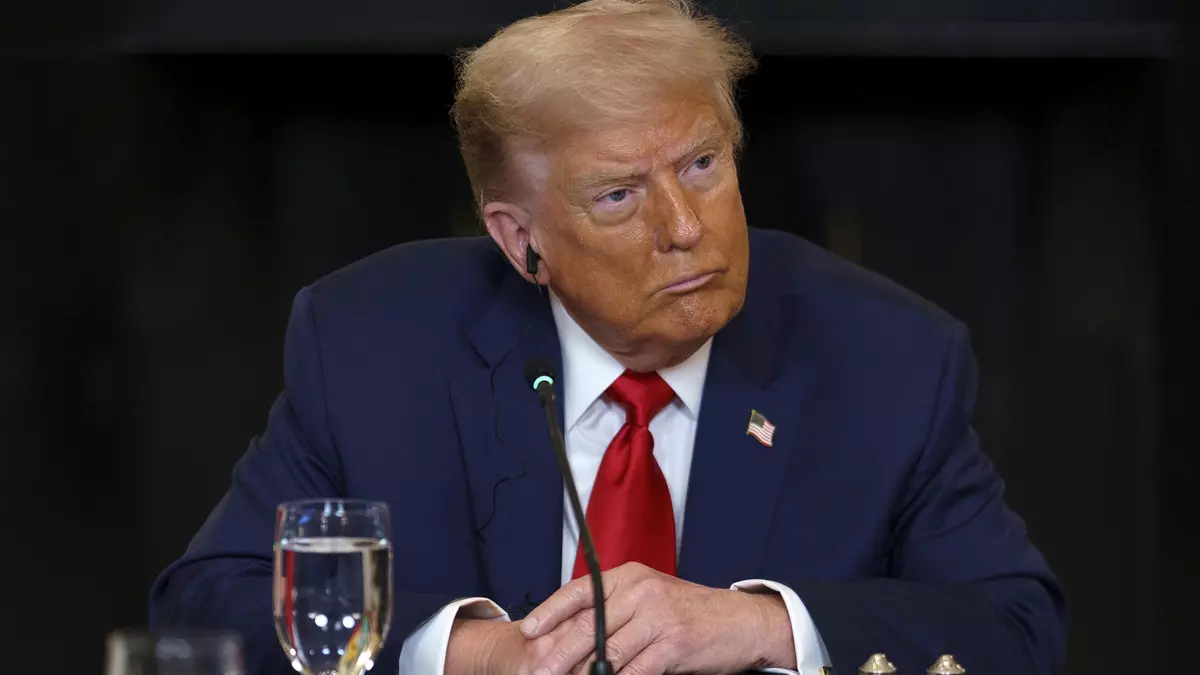 El bochornoso momento de Donald Trump con el presidente de Liberia: "¿Dónde ha aprendido a hablar inglés tan bien?"