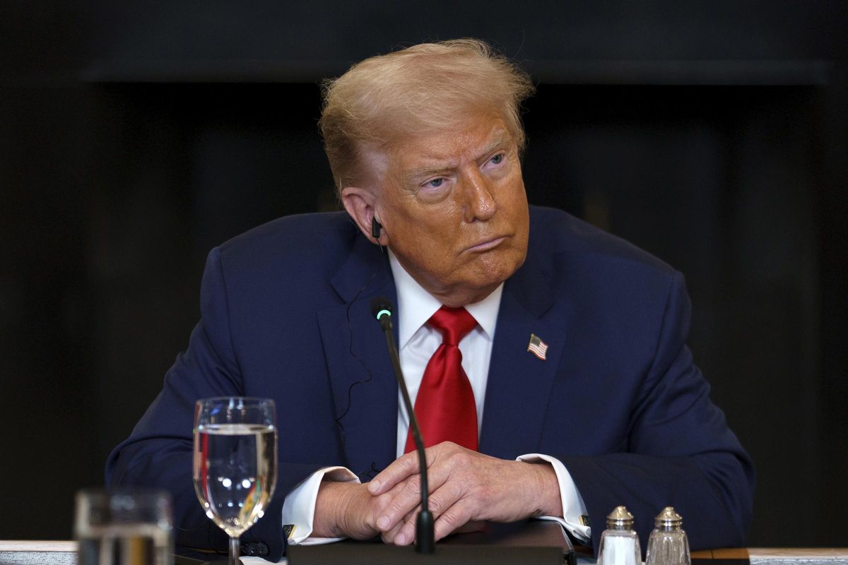 El bochornoso momento de Donald Trump con el presidente de Liberia: ¿Dónde ha aprendido a hablar inglés tan bien?