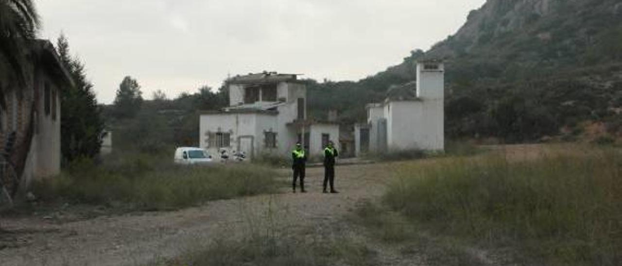 Torrent exige a la Emshi que abastezca a los chalets para evitar cortes de agua en verano