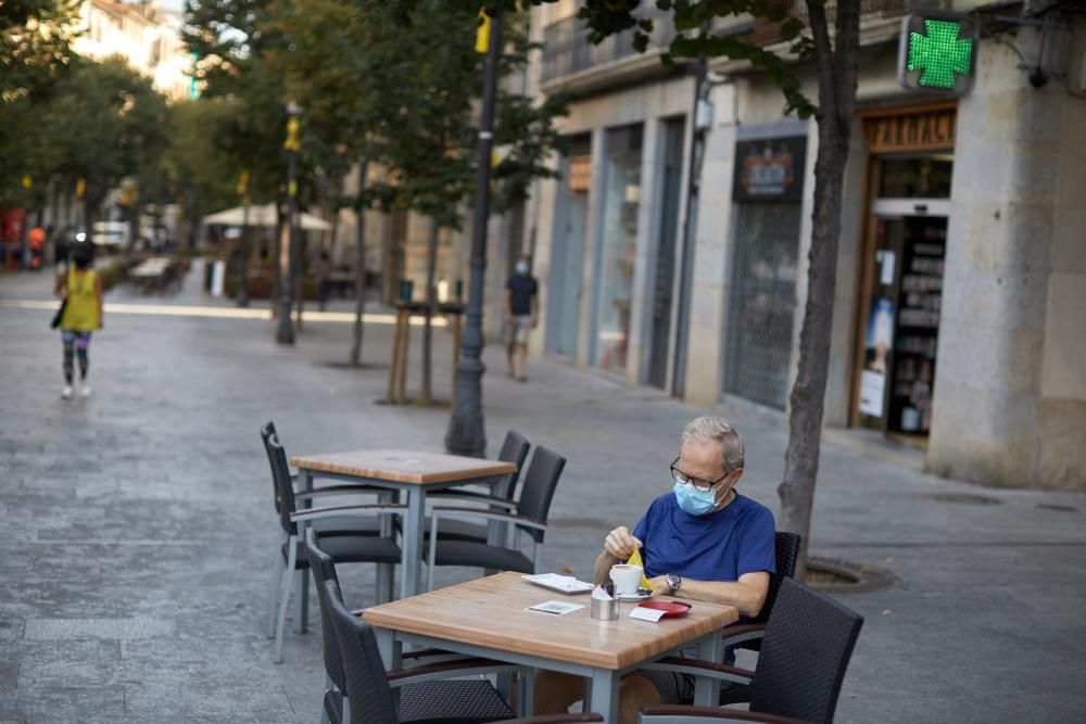 Arrenquen les restriccions per frenar la propagació del coronavirus a Girona i Salt