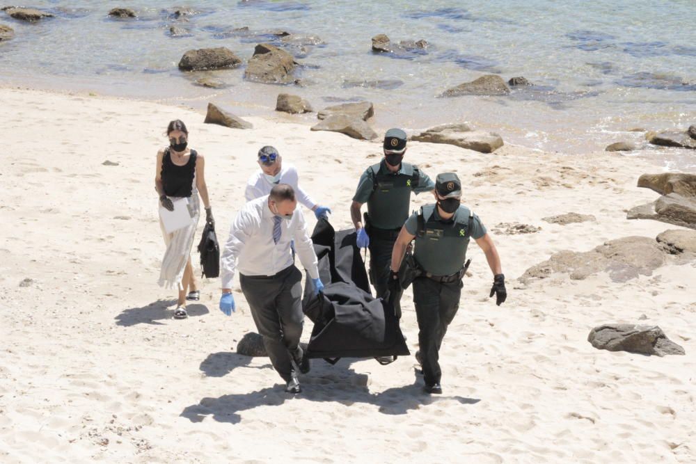 Un moañés de 80 años fallece en una playa de Cangas