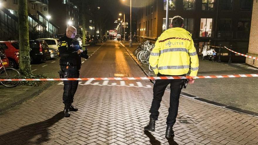 Al menos un muerto y dos heridos en un tiroteo en el centro de Amsterdam