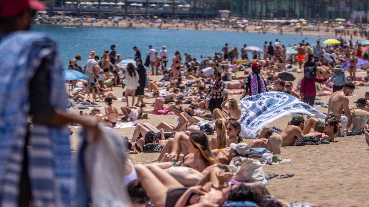 Barcelona 32 dereceye dokunuyor ve Tarragona eyaletinde 37, cehennem sıcaklığın başka bir gününde aşıldı