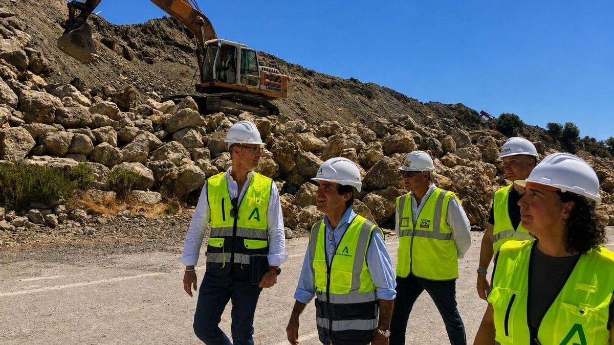 20/08/2026 Cádiz.- La Junta despliega a más de 20 trabajadores en las obras de emergencia de la autovía Jerez-Los Barrios. La Junta de Andalucía mantiene desplegados a más de una veintena de trabajadores en las obras de emergencia que, con cargo al Plan Andalucía Actúa. SOCIEDAD JUNTA DE ANDALUCÍA