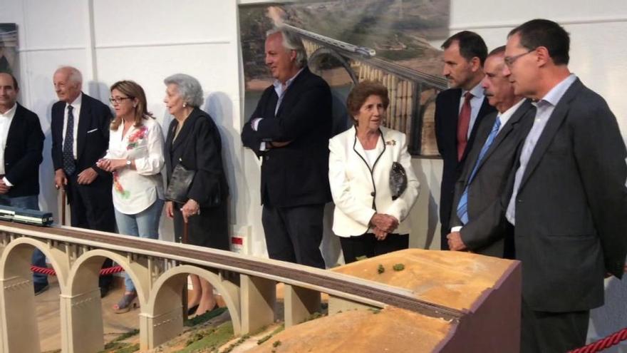 Inauguración de la exposición por el 75 aniversario del viaducto Martín Gil