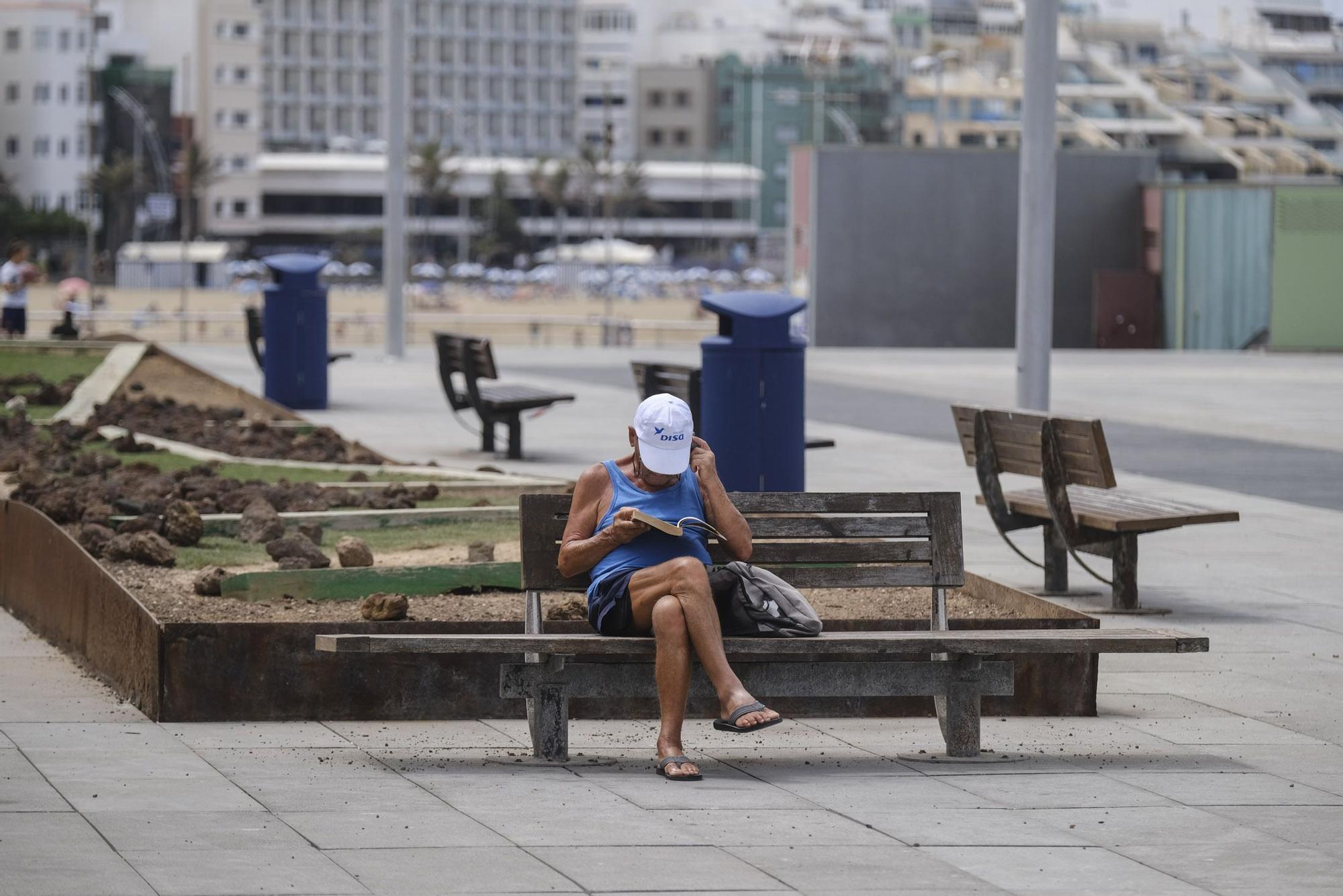 Una mañana de julio en el Paseo de Las Canteras y El Confital