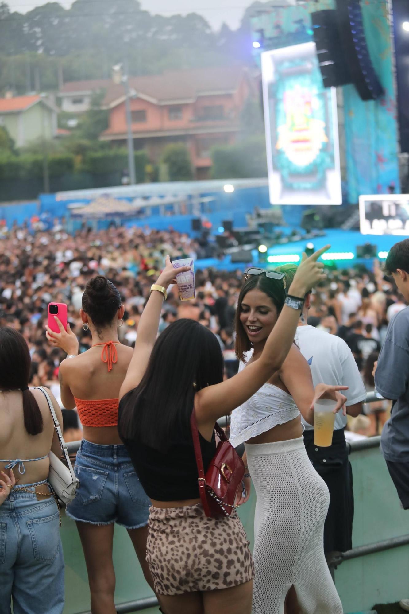 En imagenes | Segunga jornada del Reggaeton Beach de Avilés