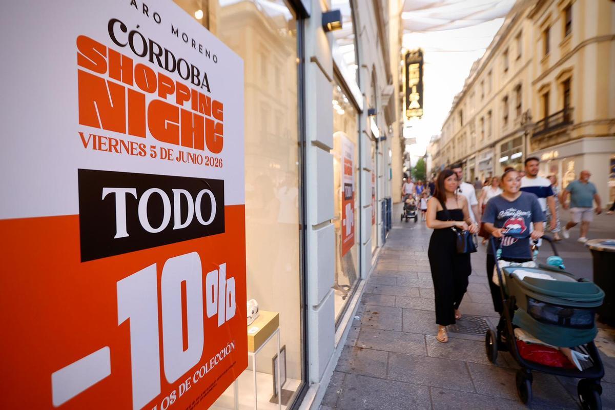 La Shopping Night seduce a miles de cordobeses