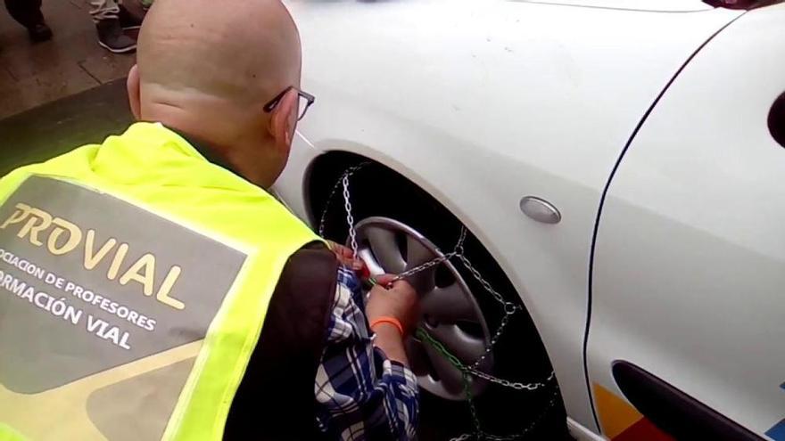 Cómo poner unas cadenas en la rueda del coche