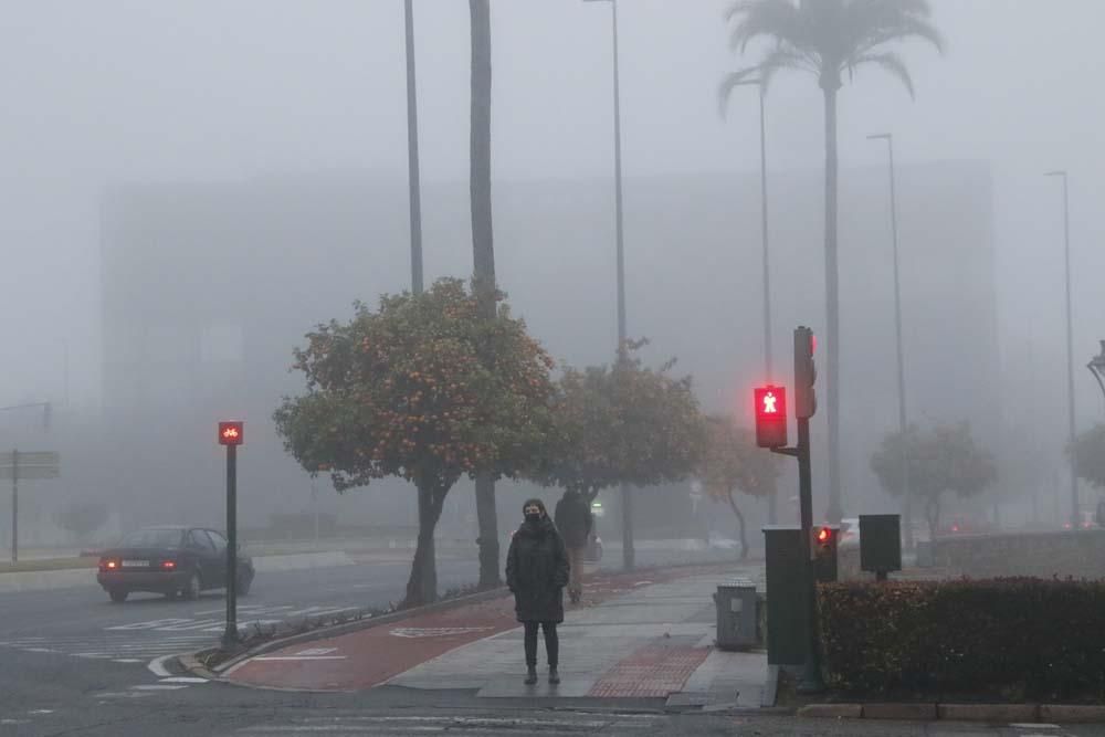 Córdoba despierta bajo la niebla