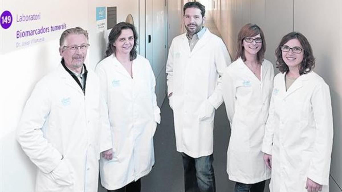 Josep Gregori, Olga Méndez, Josep Villanueva, Theodora Katsila y Mireia Pujals, el equipo investigador.