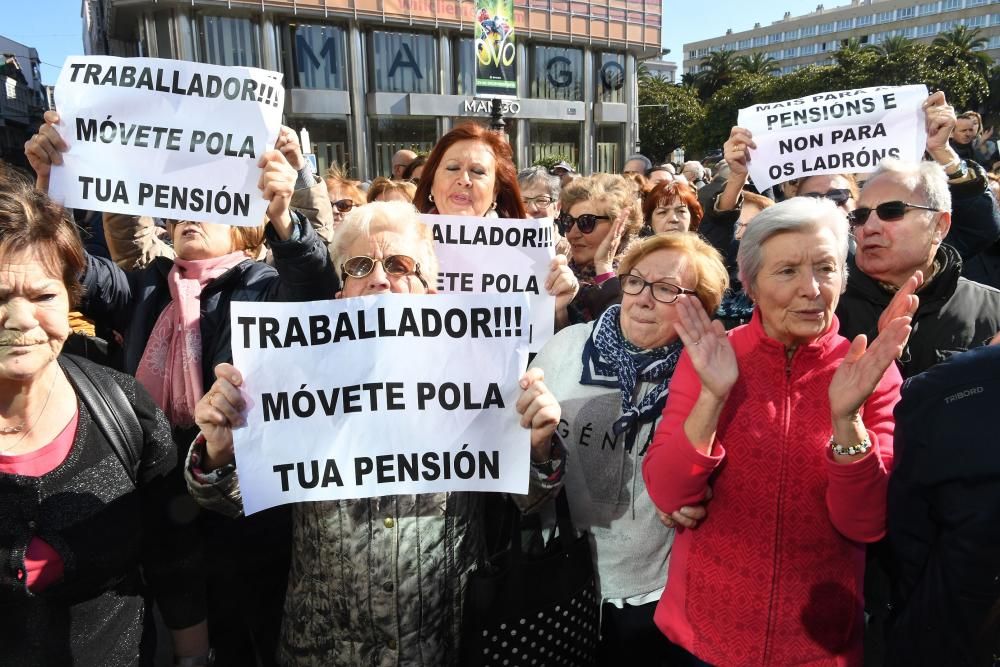 Jubilados de A Coruña exigen "pensiones dignas"