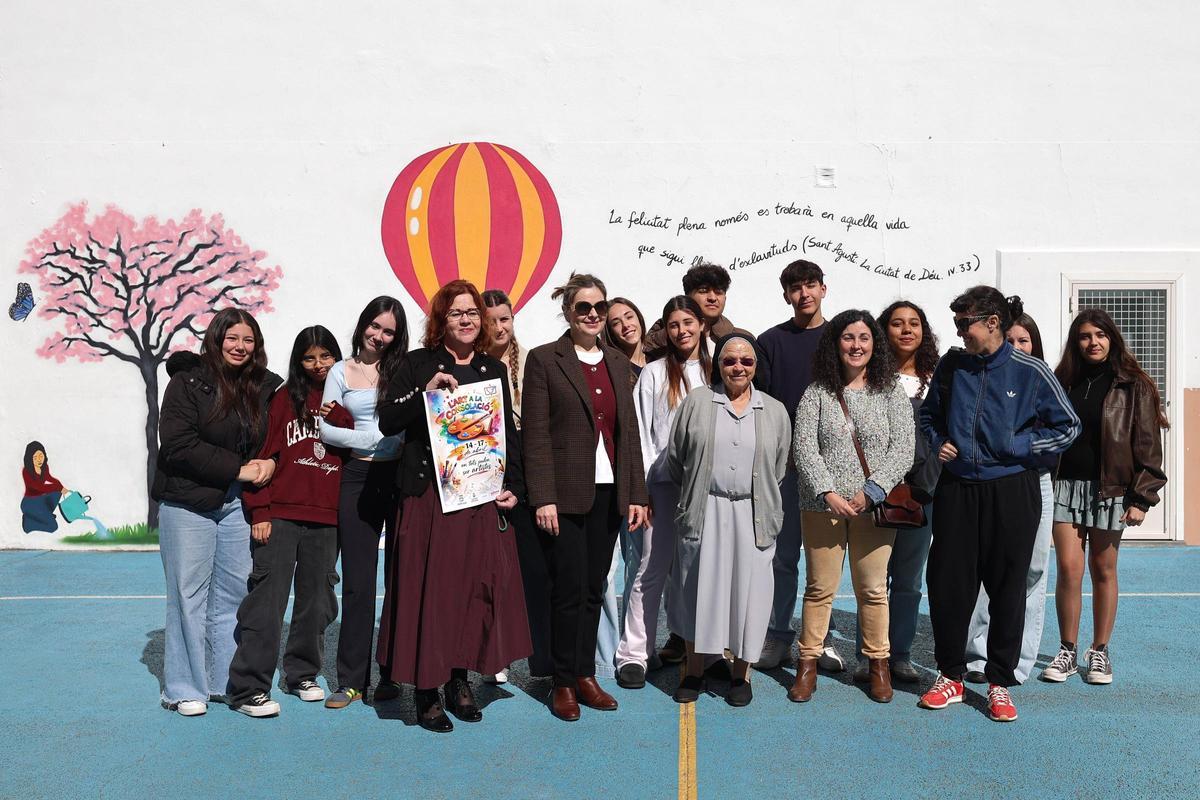 Las imágenes del mural Aïda Miró en el colegio de la Consolación de Ibiza