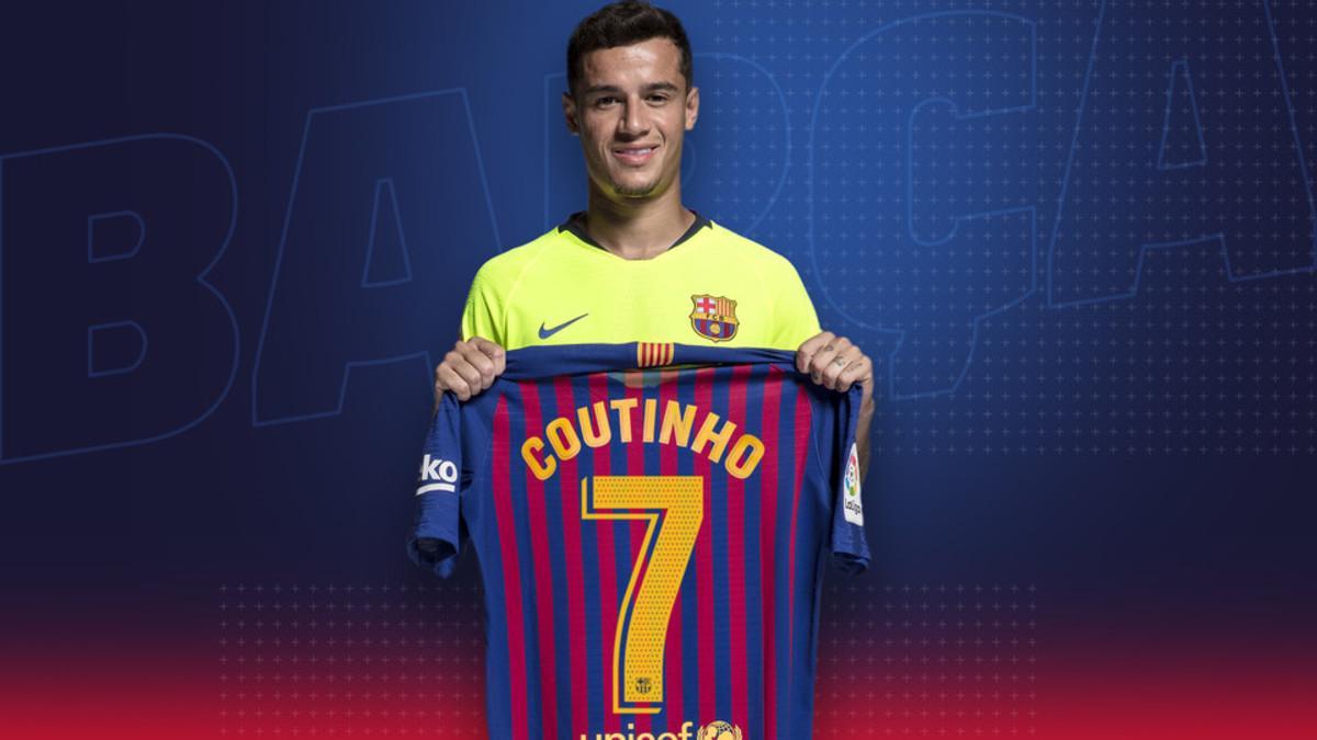 Coutinho posa con su nuevo dorsal