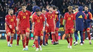 Glasgow (United Kingdom), 28/03/2023.- Players of Spain walk off the pitch after the UEFA EURO 2024 qualification match between Scotland and Spain in Glasgow, Britain, 28 March 2023. Scotland won 2-0. (España, Reino Unido) EFE/EPA/Robert Perry