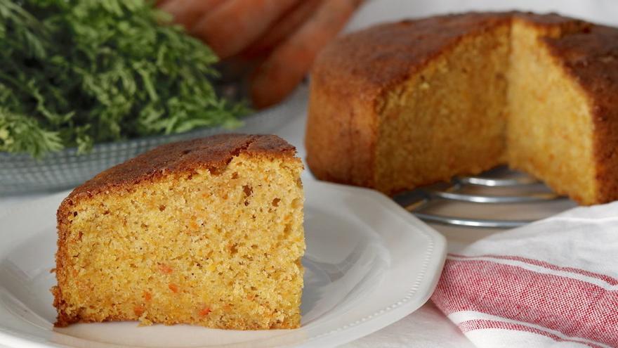 Bizcocho de zanahorias delicioso: sin azúcar, en cinco minutos, sin azúcar, sin horno y bajo en calorías