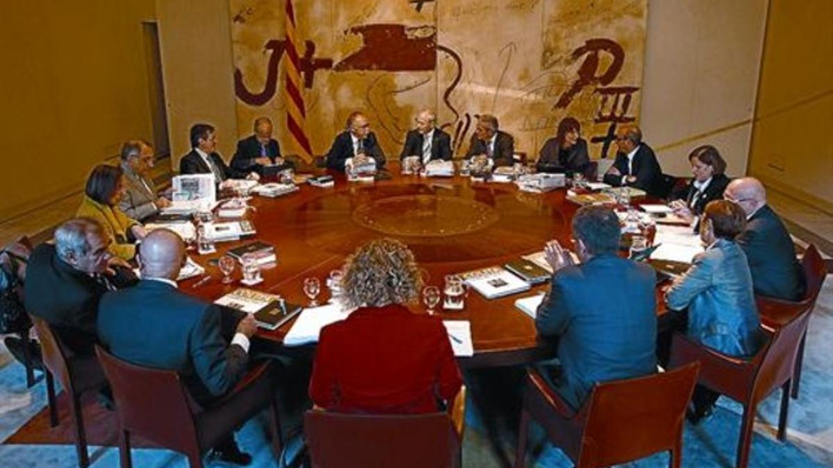 Un momento de la reunión semanal del Govern, ayer en el Palau de la Generalitat.