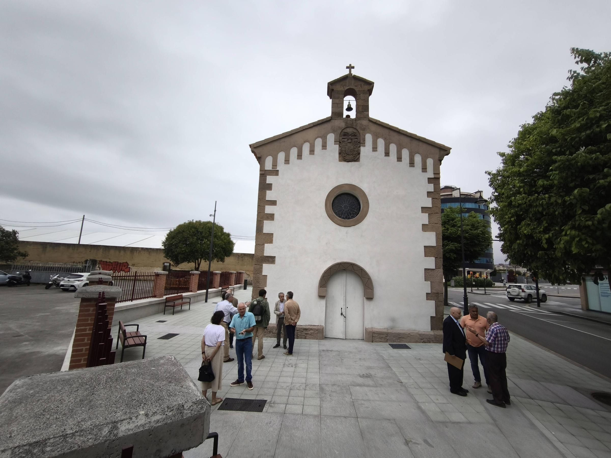 Gijón abre la puerta a Naval Azul desde esta nueva plaza en el corazón de El Natahoyo (en imágenes)