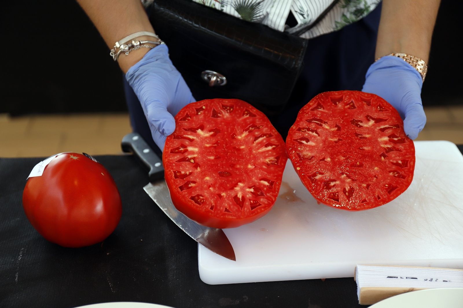 Concurso hortofrutícola de Coín y subasta Mejor Tomate Huevo de Toro