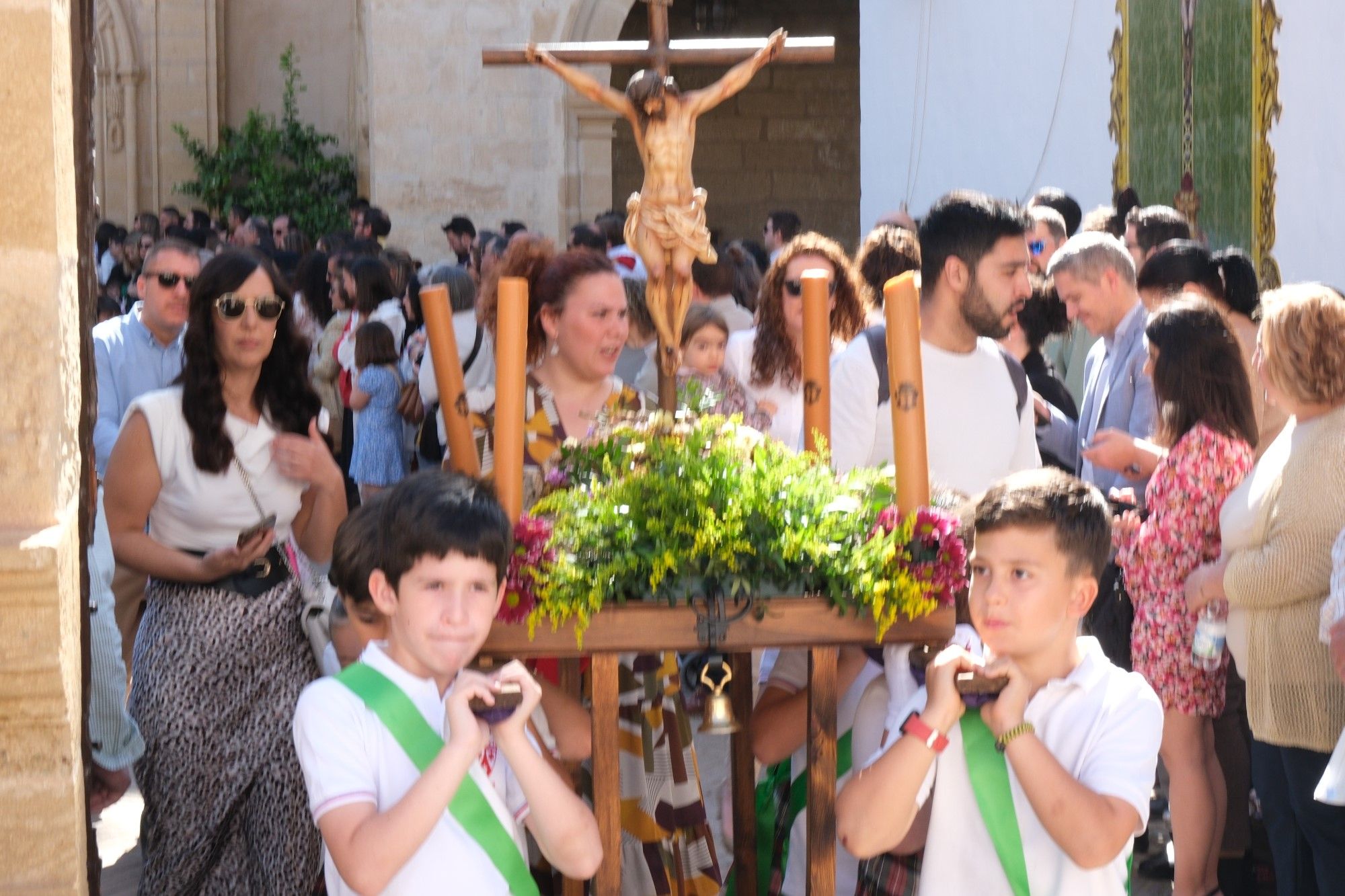 Concentración de tronos chicos en Antequera