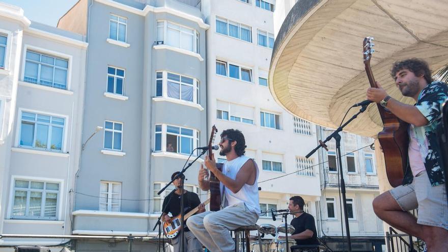 Los vecinos de A Falperra se unen en A Coruña en dos jornadas de celebración, música y artesanía
