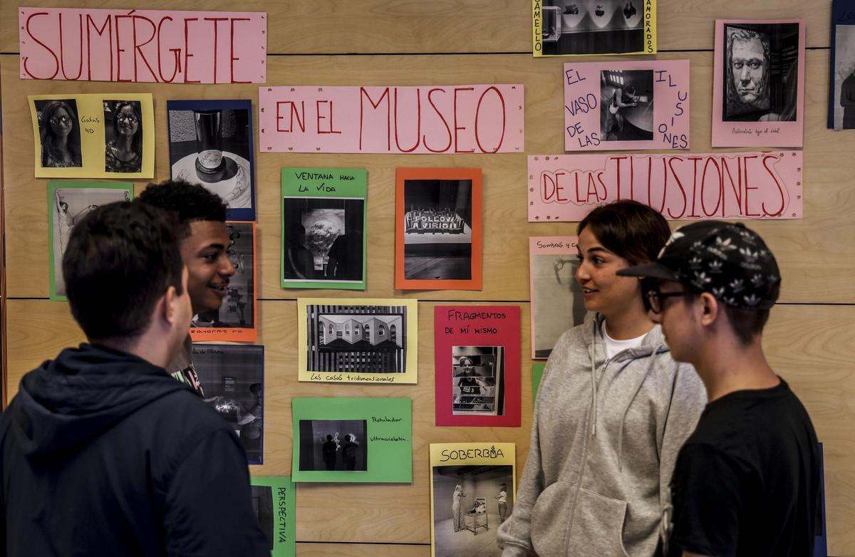 Jóvenes en un hospital de día de salud mental de Alicante