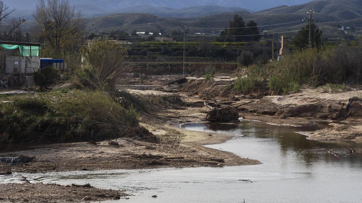 Desembocaudra del barranco de Cuchilla, en Pedralba, junto al puente que quedó bloqueado.