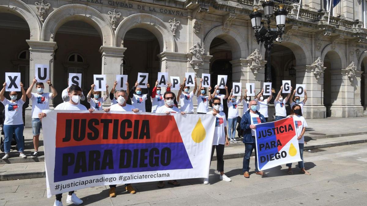 Una de las concentraciones para reclamar justicia para Diego Bello, en junio de 2020.   // Carlos Pardellas